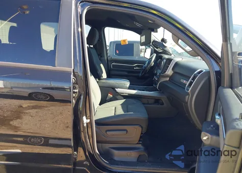 2019 Ram 1500 z USA, uszkodzony, nr VIN 1C6RREFT0KN684766